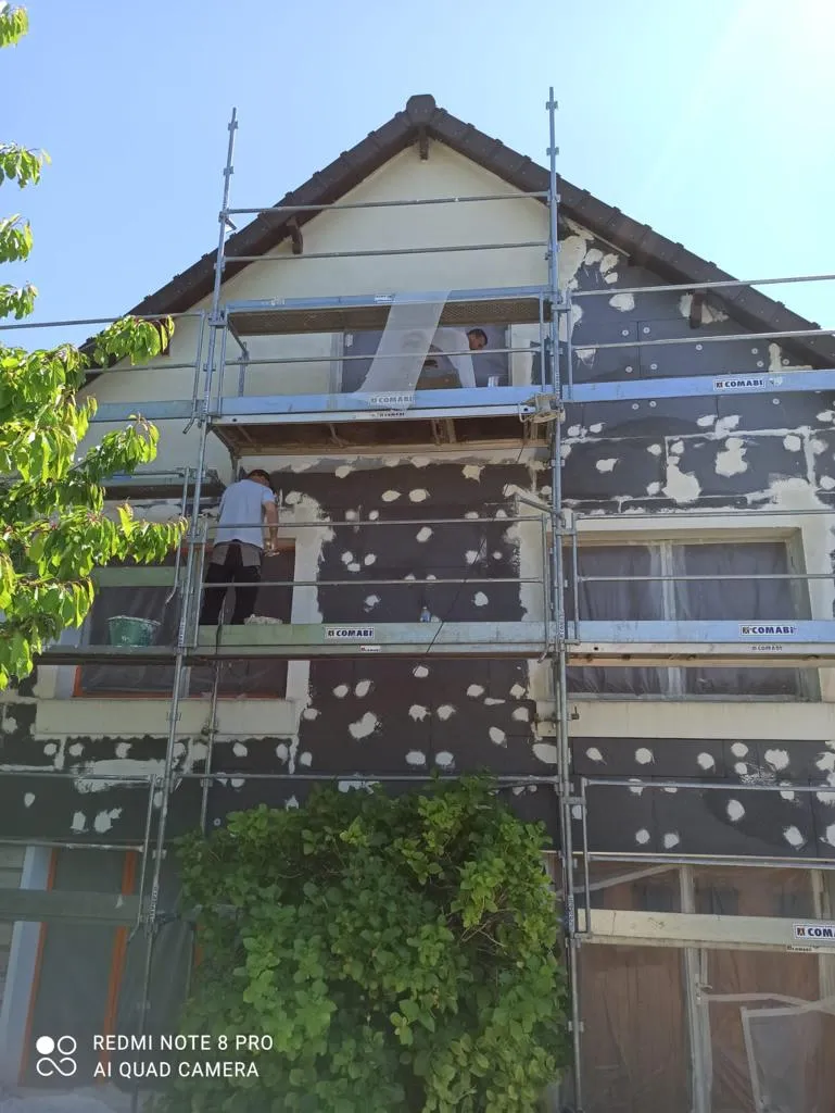 Isolation thermique Échafaudage extérieur pour travaux de rénovation